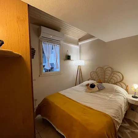 펜션 Location De Renovee En A 300m Du Marche De Noel 르발카레스